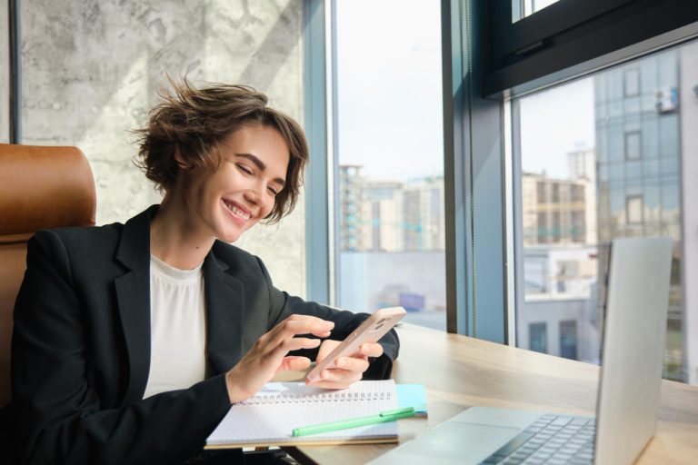 ¿Qué es mejor, solicitar un crédito o un préstamo para tu empresa?